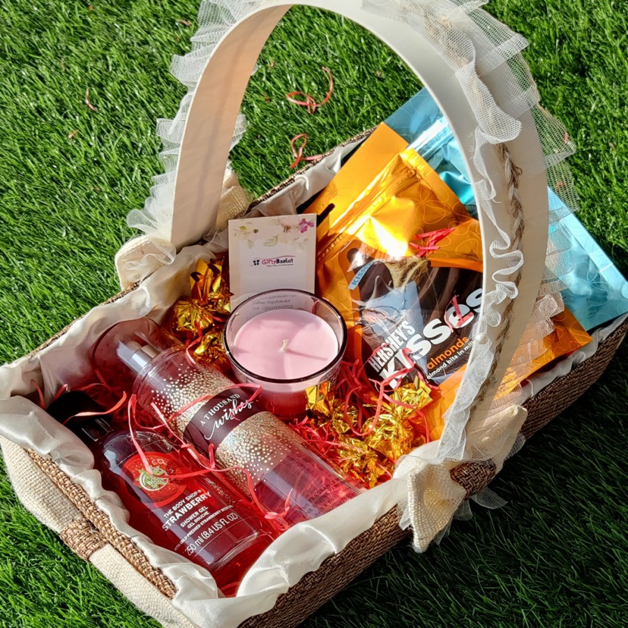 Gift hamper deals basket